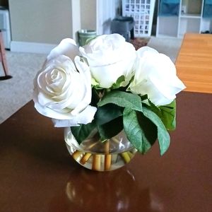 Nearly real white rose arrangement